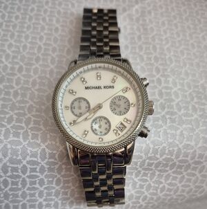 NEEDS A BATTERY....Womens Michael Kors Silver Chronograph Watch with White Face